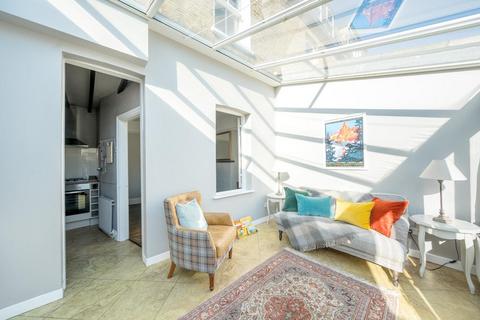 12 Edith Road, London, SW19 8TW