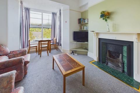 6 bedroom end of terrace house to rent, Avenue Road, Falmouth, TR11