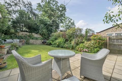 11 Bewley Lane, Lacock, Chippenham, SN15 2PG