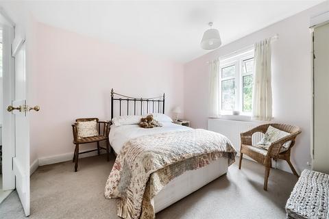 11 Bewley Lane, Lacock, Chippenham, SN15 2PG