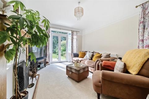 11 Bewley Lane, Lacock, Chippenham, SN15 2PG