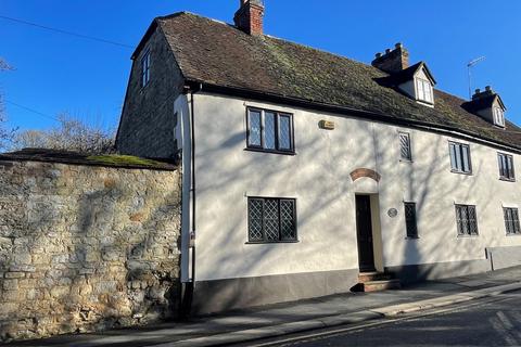 5 bedroom cottage for sale, West Street, Buckingham, MK18 1HL