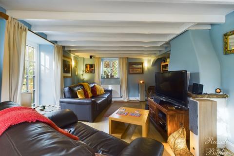 5 bedroom cottage for sale, West Street, Buckingham, MK18 1HL