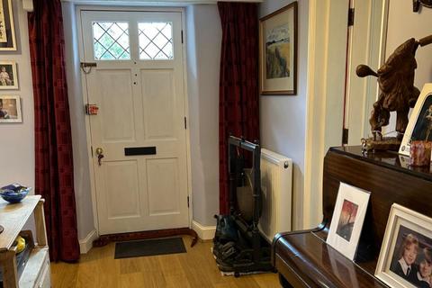 5 bedroom cottage for sale, West Street, Buckingham