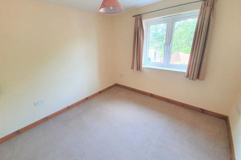 2 bedroom flat to rent, Chapel Park Gardens, Launceston, PL15