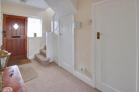 4 bedroom semi-detached house to rent, Bennetts Way, Croydon, CR0