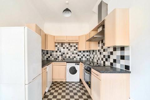 2 bedroom bungalow for sale, The Crescent, Gloucestershire GL1
