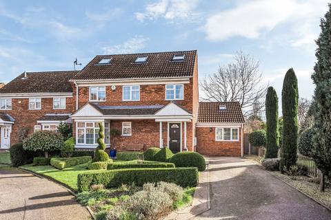 4 bedroom detached house for sale, Chinnor Close, Bedford