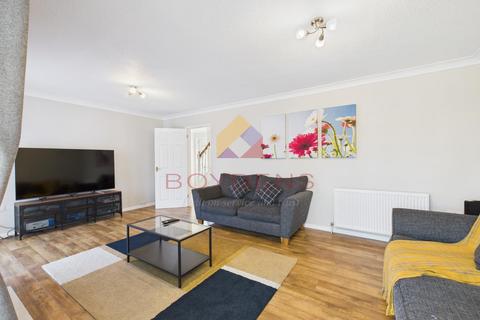 4 bedroom detached house for sale, President Road, Colchester CO3