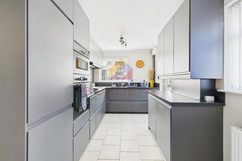 4 bedroom detached house for sale, President Road, Colchester CO3
