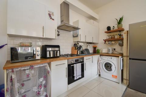 1 bedroom flat for sale, Chapel Park Road, St. Leonards-On-Sea