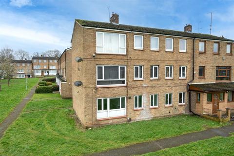 2 bedroom flat for sale, Barley Croft, Leverstock Green, Hemel Hempstead, Hertfordshire, HP2 4UU