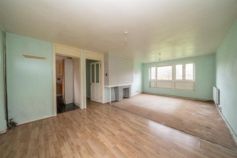 2 bedroom flat for sale, Barley Croft, Leverstock Green, Hemel Hempstead, Hertfordshire, HP2 4UU