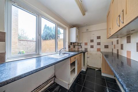 2 bedroom flat for sale, Barley Croft, Leverstock Green, Hemel Hempstead, Hertfordshire, HP2 4UU