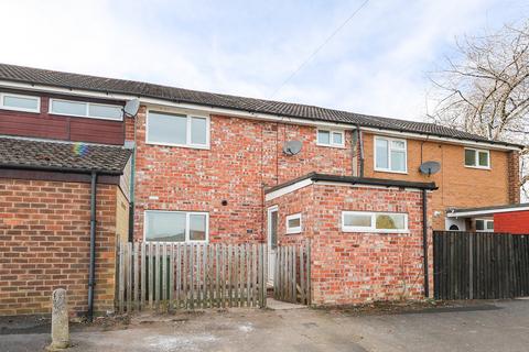 3 bedroom terraced house to rent, Kenilworth Close, Macclesfield SK11