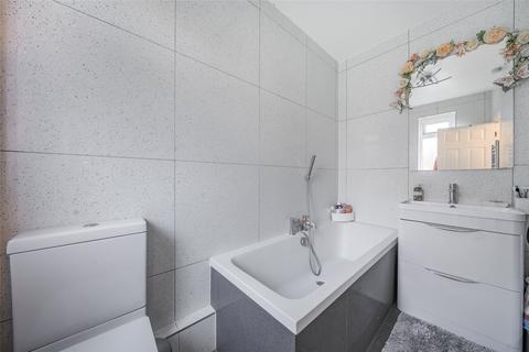 3 bedroom terraced house for sale, New Close, London SW19