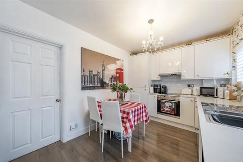 3 bedroom terraced house for sale, New Close, London SW19