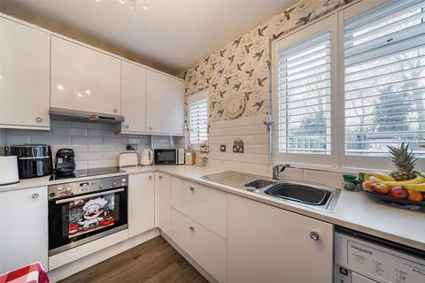 3 bedroom terraced house for sale, New Close, London SW19