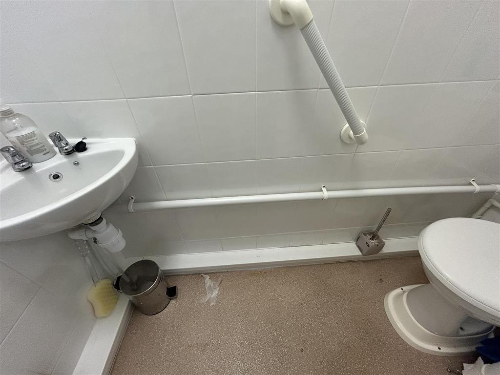 CLOAKS &amp; WC