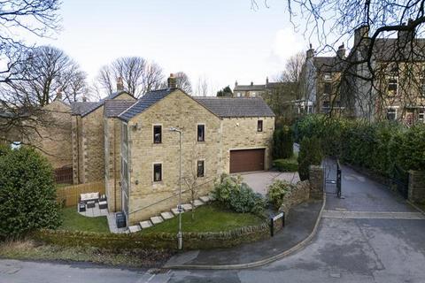 5 bedroom detached house for sale, April Gardens, Queensbury, Bradford