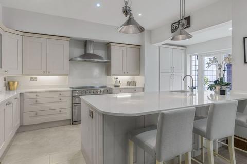23 Four Oaks Road, Sutton Coldfield, B74 2XT
