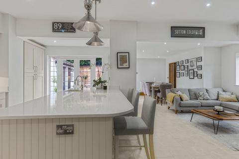 23 Four Oaks Road, Sutton Coldfield, B74 2XT