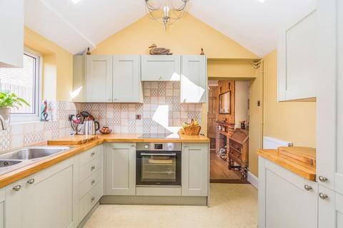 3 bedroom end of terrace house for sale, New Road, Weston Turville HP22