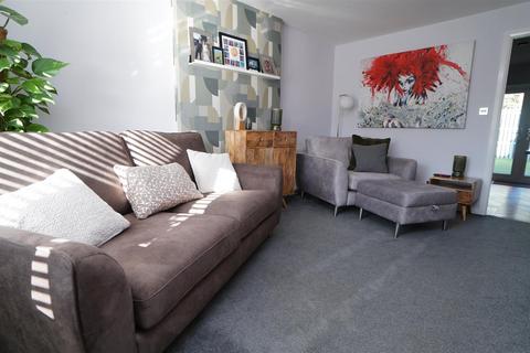69 Hazelcroft, Bradford, BD2 3TH