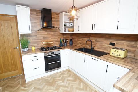 69 Hazelcroft, Bradford, BD2 3TH