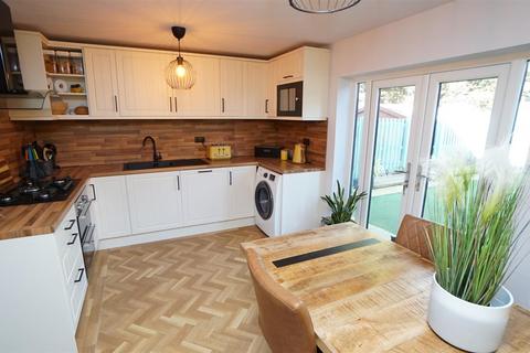 69 Hazelcroft, Bradford, BD2 3TH