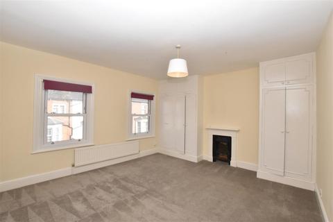 4 bedroom terraced house to rent, Blenheim Road