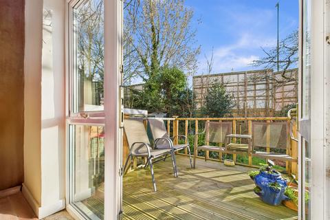 2 bedroom end of terrace house for sale, Charlesworth Avenue, Nottingham NG7