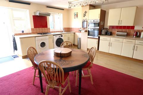 15 Birche Close, Leigh-on-sea, SS9 4NU