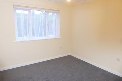 2 bedroom ground floor flat to rent, Priory Court, Taunton TA1