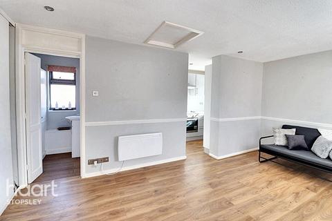 Studio for sale, Colin Road, Round Green