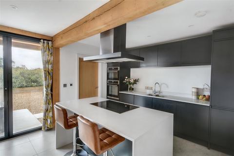 114 Spring Lane, Lambley, Nottingham, NG4 4PG