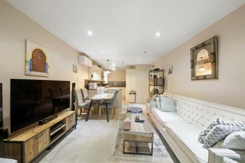 2 bedroom apartment for sale, Oakland Court, Cranford Lane, Hayes, UB3 5HD