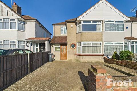 4 bedroom end of terrace house for sale, Guildford Avenue, Feltham, TW13