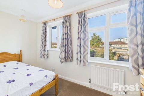 4 bedroom end of terrace house for sale, Guildford Avenue, Feltham, TW13