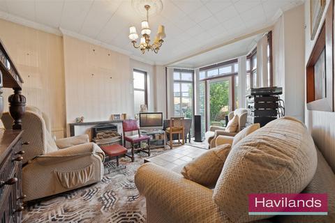 3 bedroom semi-detached house for sale, Firs Park Avenue, London