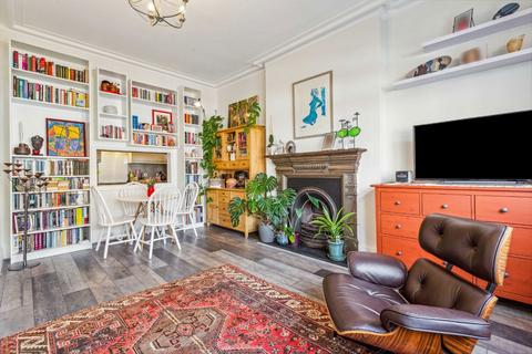 2 bedroom flat for sale, Babington Road, London SW16