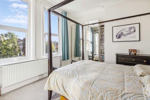 2 bedroom flat for sale, Babington Road, London SW16