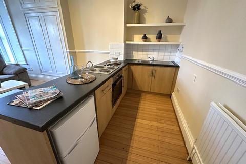 2 bedroom flat to rent, Alexandra Road South, Manchester M16