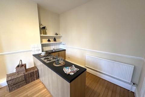 2 bedroom flat to rent, Alexandra Road South, Manchester M16