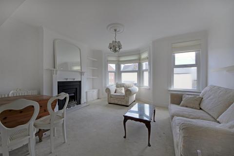 2 bedroom apartment to rent, Carlyle Road, W5