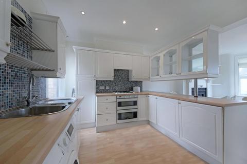 2 bedroom apartment to rent, Carlyle Road, W5