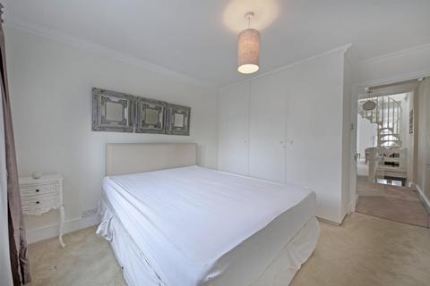 2 bedroom apartment to rent, Carlyle Road, W5