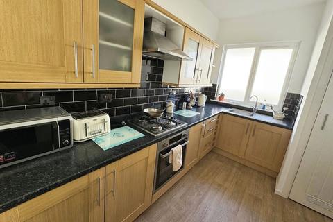 2 bedroom flat to rent, Cranberra Crescent, Newport,