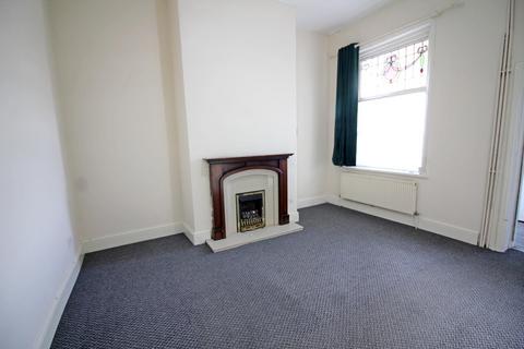 3 bedroom terraced house to rent, Walmersley Road, Bury BL9