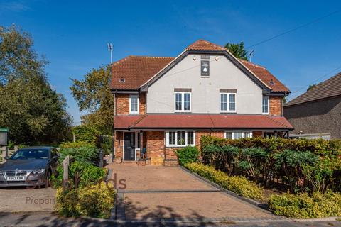 4 bedroom semi-detached house for sale, Old Nazeing Road, Broxbourne EN10